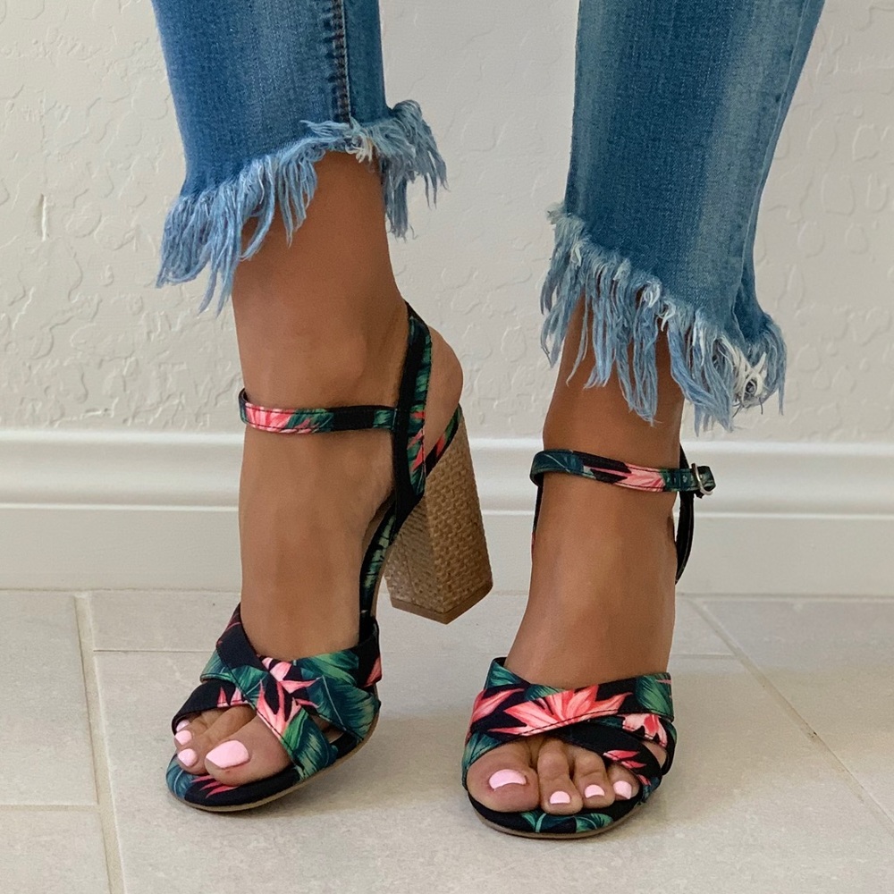 NIB Floral Print Espadrille Block Heel Sandal - Picture 3 of 7